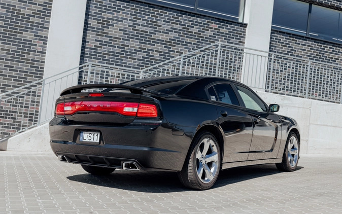 Dodge Charger cena 71000 przebieg: 211000, rok produkcji 2013 z Witkowo małe 232